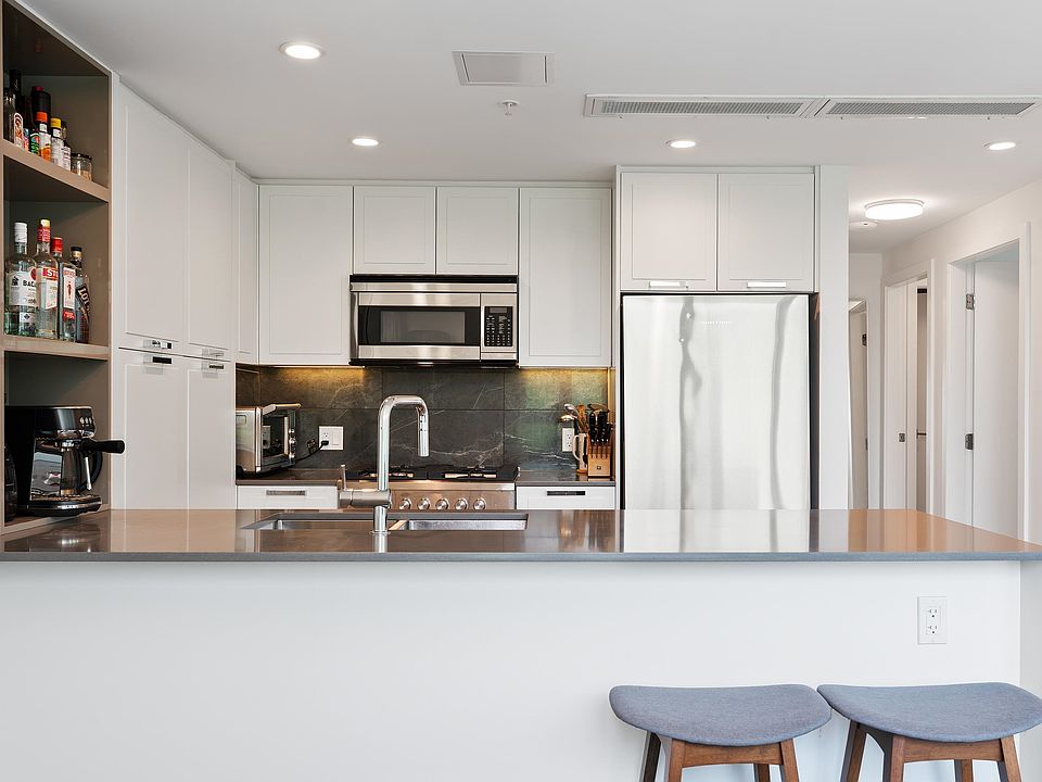 1st image of 1401 Hunter St #807