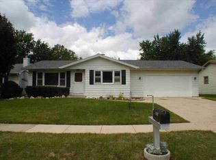 2124 Harvard Ln, Elgin, IL 60123