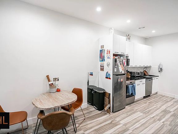 5th image of 240 Howard Ave #201