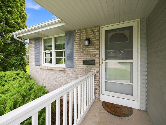 2nd image of 1304 Nantucket Dr #A