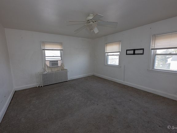 3rd image of 4211 Cardwell Ave Floor 2