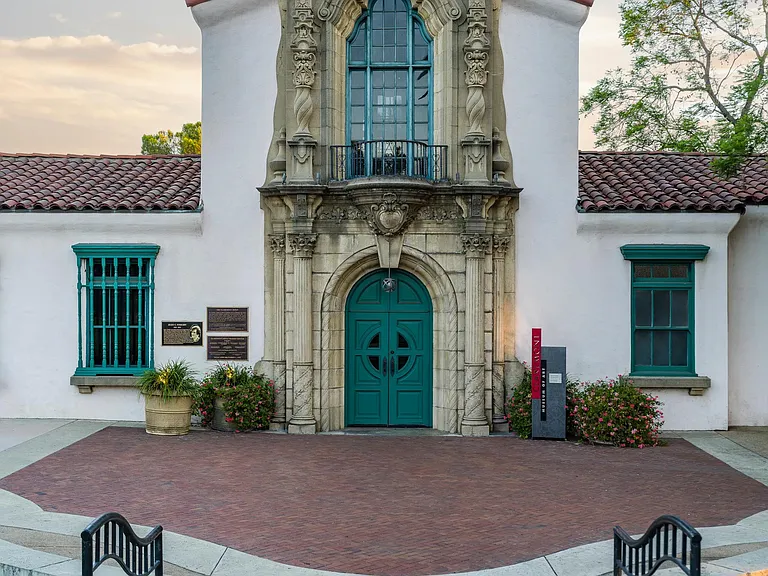 Discover luxury living at Modera Pomona, where contemporary style meets sunny California charm! Just moments from the Claremont Museum of Art, our community offers upscale amenities and a vibrant lifestyle that's perfectly in tune with the cultural heartb