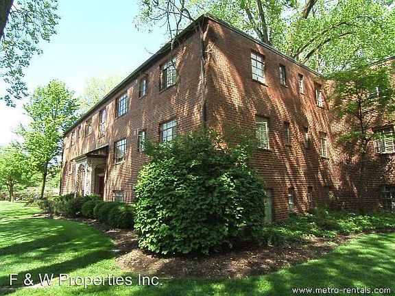 2nd image of 196 Clifton Ct APT 9