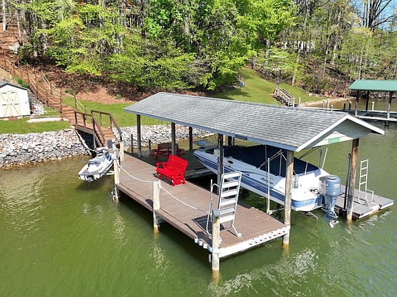 5th image of 121 Briarcliff Dr