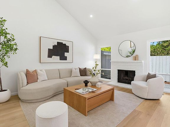 3rd image of 1140 Continentals Way