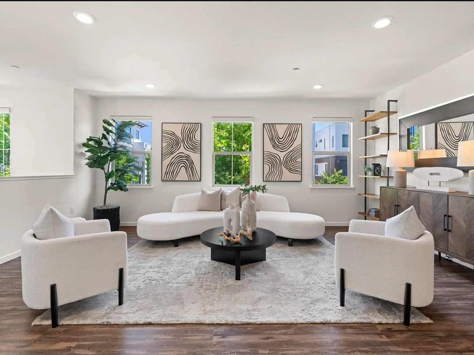 3 bed, 1813 sqft, $4,900 — Photo 3