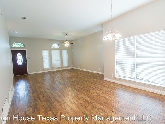 2nd image of 991 Little Den Dr