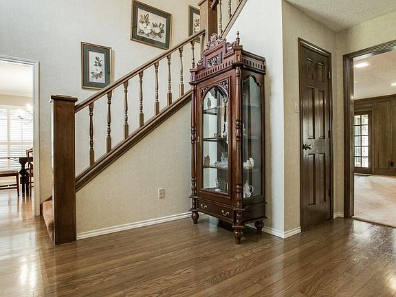 4th image of 3902 N Shadycreek Dr