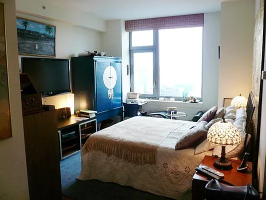 Rented by Sotheby's International Realty | media 12