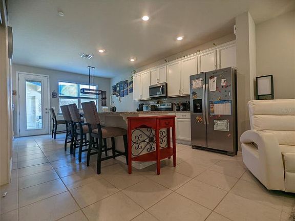 4th image of 5032 Caspian St