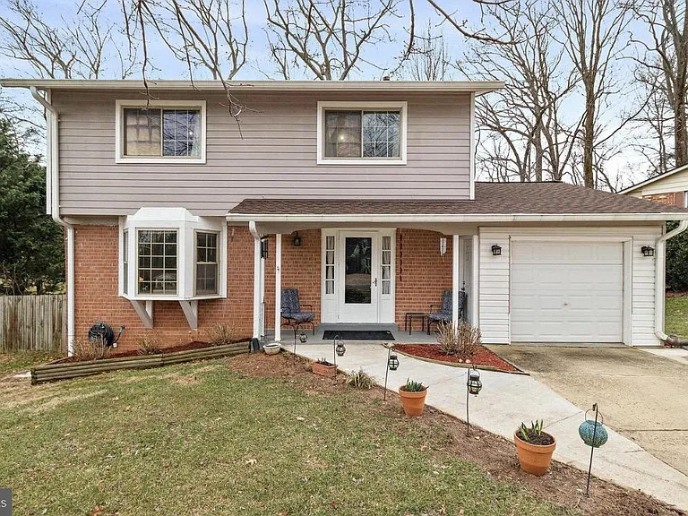 5012 Gainsborough Dr — Photo 1