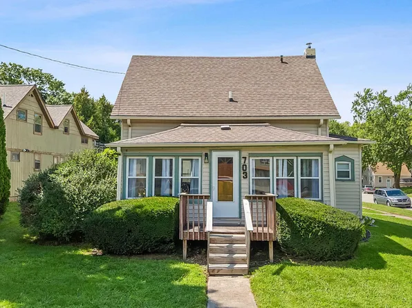 703 S 8th St, Clear Lake, IA 50428
