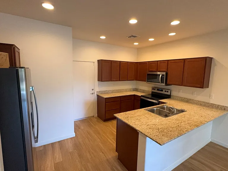 2350 S Olivewood #106 — Photo 16