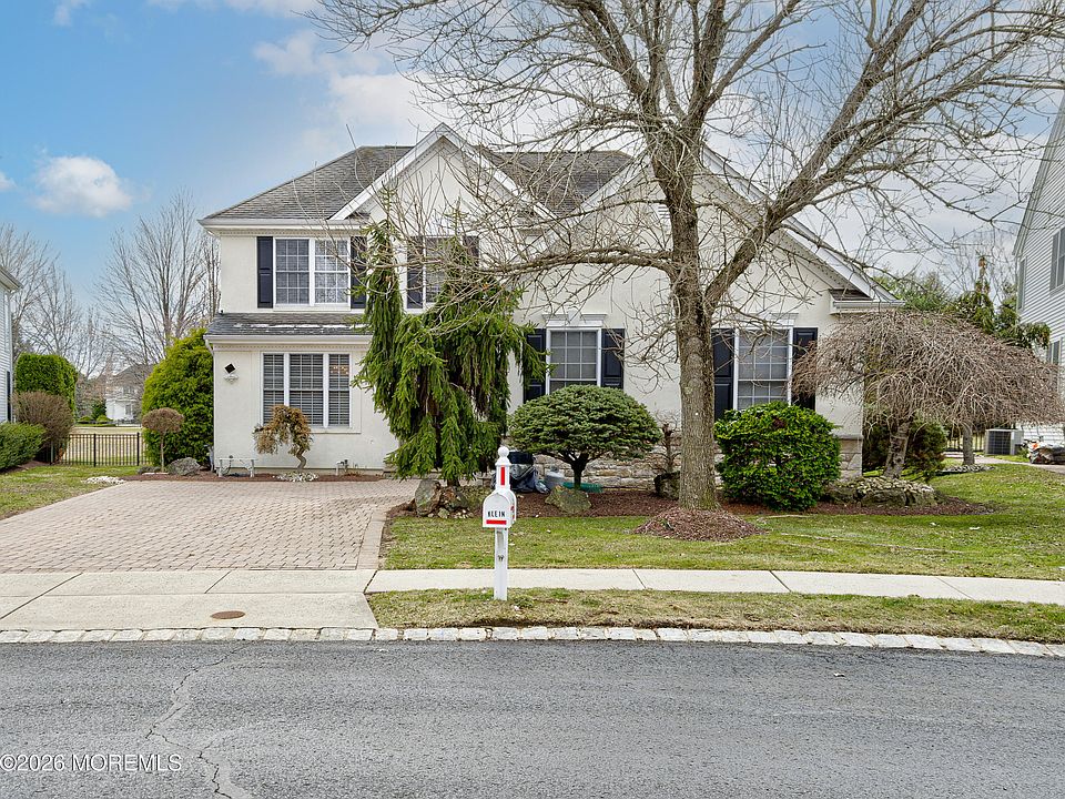 1st image of 5 W Parsonage Way