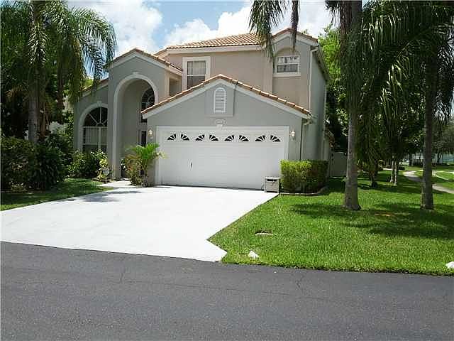 1st image of 101 Woodlake Cir