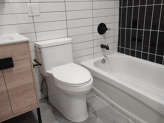 5th image of 417 Rutland Rd #4R