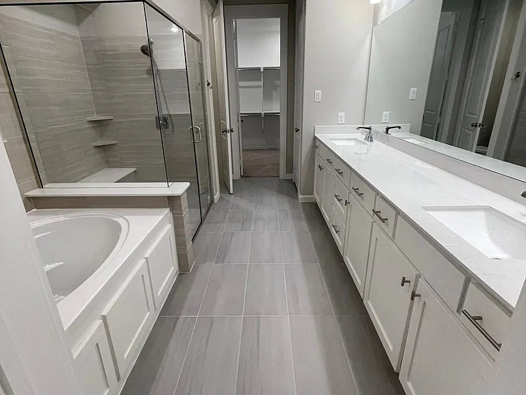 922 Leola Ln — Photo 2
