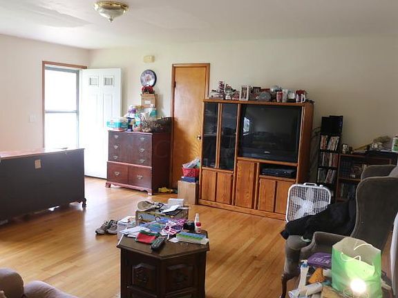 3rd image of 202 Boynton St
