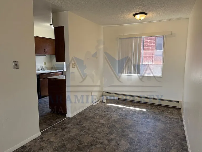 710 Downey St #18 — Photo 6