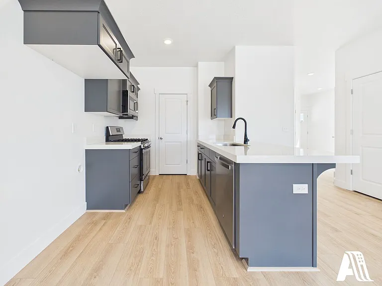 437 E 650 N — Photo 20