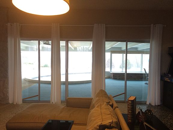 Living Room / Entry View