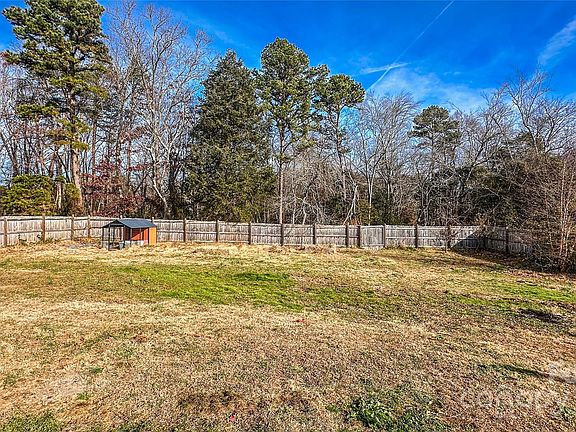 3rd image of 3516 Meldonna Dr