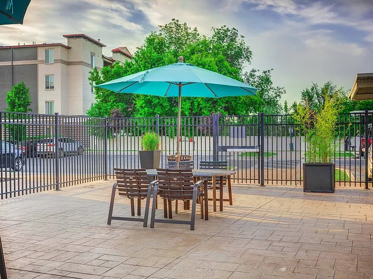Avida Apartments — Photo 17