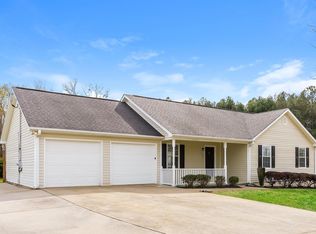 104 Cedar Ridge Rd, Locust Grove, GA 30248