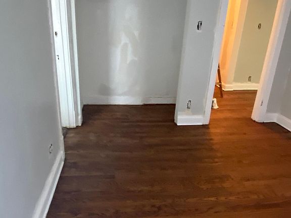 Middle Bedroom