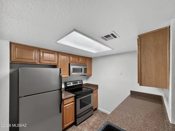 101 S Players Club Dr APT 25102, Tucson, AZ 85745