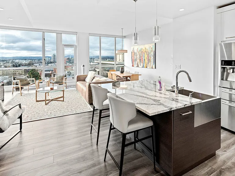 732 Cormorant St #1005 — Photo 11