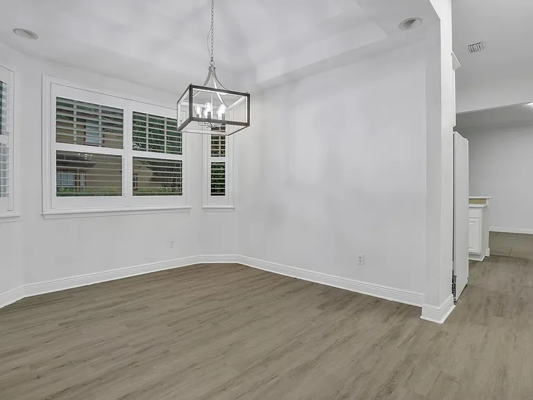 148 S Thornton Ave — Photo 41