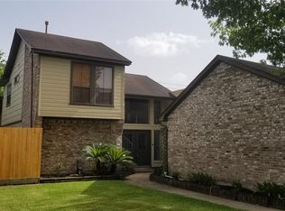 8107 Misty Ridge Ln, Houston, TX 77071