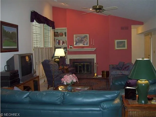 845 Cranberry Ln photo 1