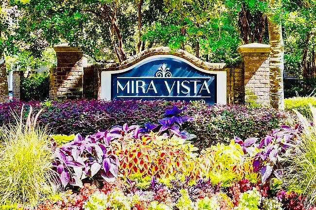 Mira Vista entrance