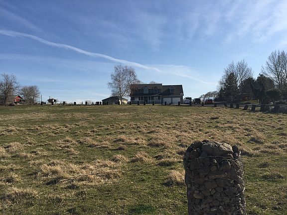 View of the front pasture 