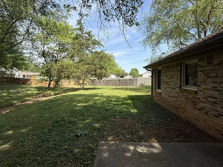104 Shaverlee Ct — Photo 25
