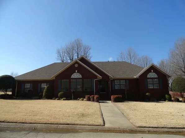 1810 Fairway Ln, Paragould, AR 72450