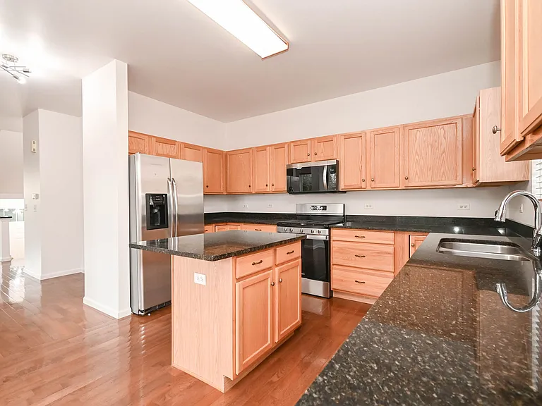 35 Thomas Ct — Photo 10
