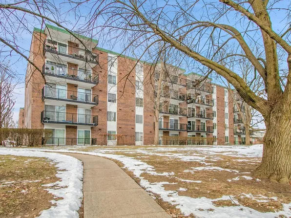 5S040 Pebblewood Ln APT E103, Naperville, IL 60563