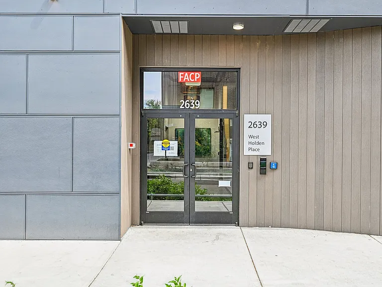 West Holden Place — Photo 25