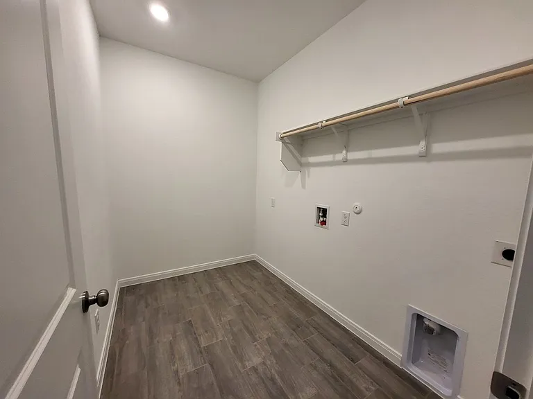 1233 Fox Wing Way — Photo 7