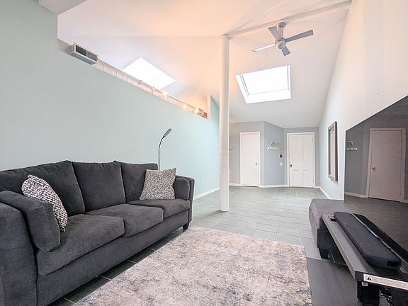 5th image of 1313 Delaware Ave APT 8