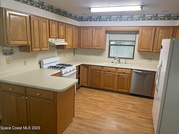 2nd image of 2100 Pennwood Dr