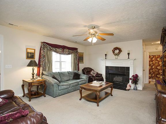 4th image of 247 Loxley Ln