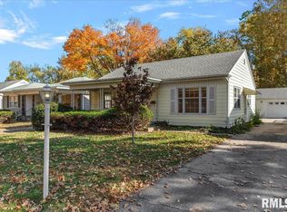 2514 S Walnut St, Springfield, IL 62704