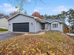 751 Woodcrest Dr N, Hudson, WI 54016