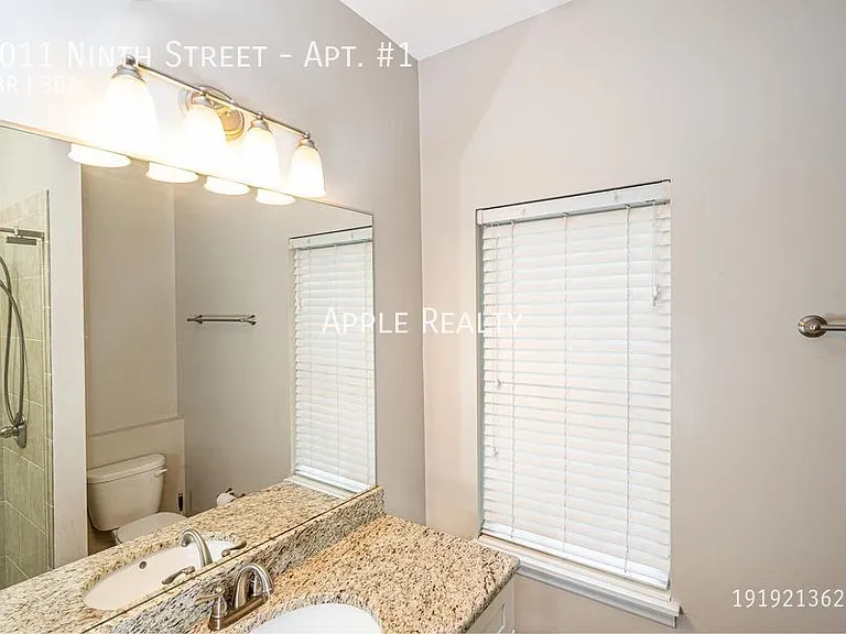 1011 9th St #1 — Photo 5