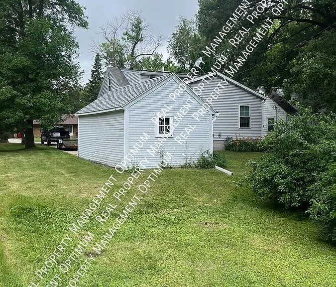1221 Irving St — Photo 3