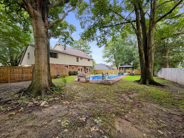 743 Grovewood Dr — Photo 4